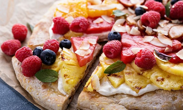 Pizza sucrée fraise et ananas