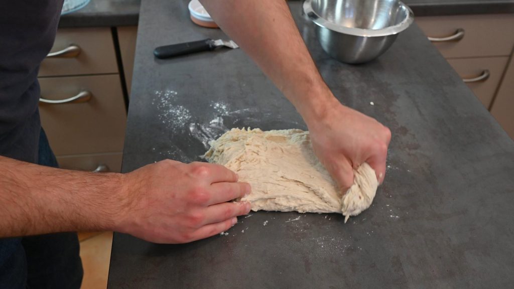 Pétrissage à la main