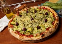 Recette de pizza rustique aux courgettes et ricotta Recette de pizza rustique aux courgettes et ricotta