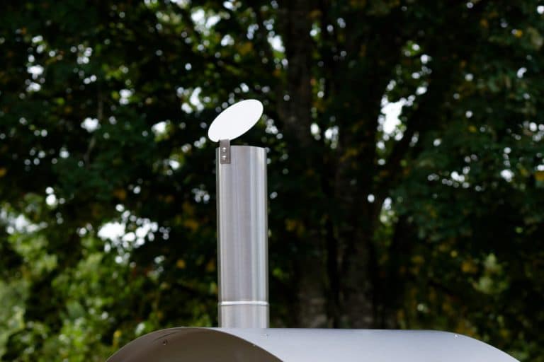 On aurait aimé pouvoir boucher la cheminée pour le stockage dehors.